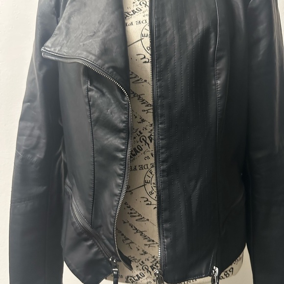 Blank NYC Sleek Biker Black Faux Leather Jacket - Picture 6 of 12